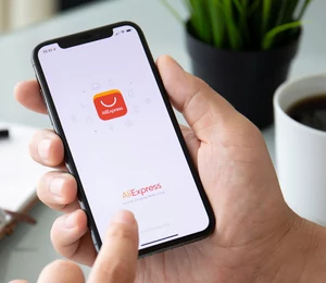 Aspirateur robot, balance, mini-projecteur... le TOP 5 des promos sur les objets connectés pour le Cyber Monday AliExpress